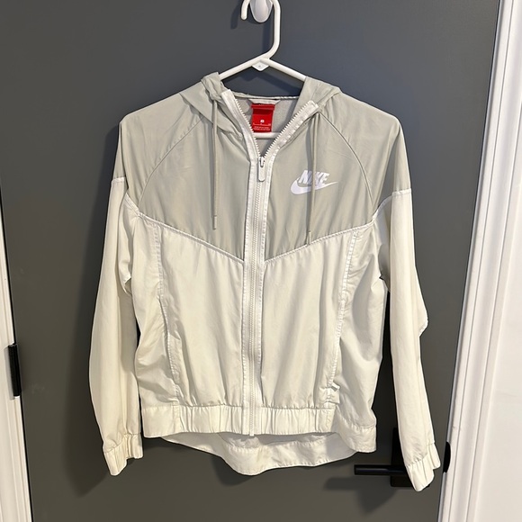 Nike Women's White and Gray Wind Breaker - Picture 1 of 3